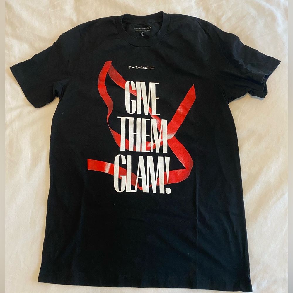 MAC Holiday T-shirt
Give Them Mac Size Large
